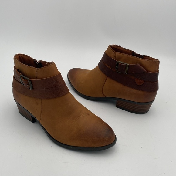 Clarks Tan and Brown Ankle Booties women 7M leather casual office retro Y2K - Picture 2 of 14